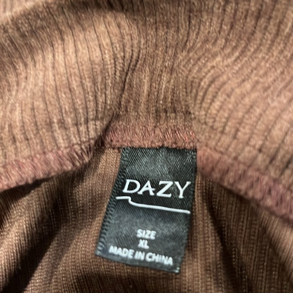 Dazy brown corduroy skirt, size XL, NWOT,featuring slit up the front - Picture 5 of 5